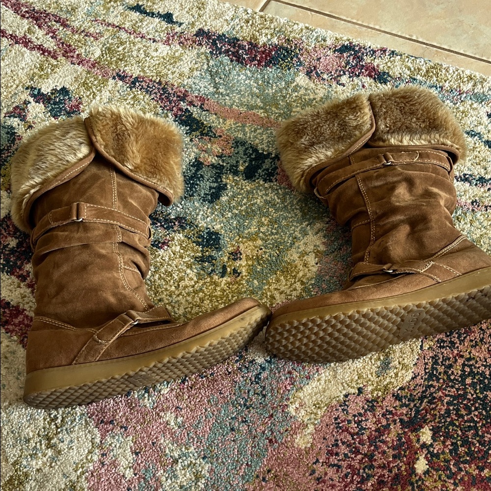 Mudd Brown Winter Boots with Fur Trim - Picture 2 of 4